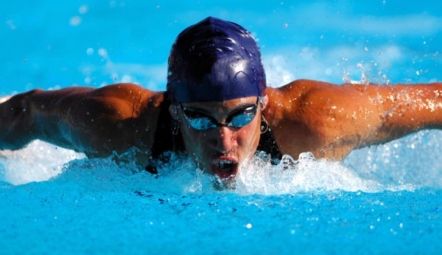 sh_fr_schwimmen_mann_800x462