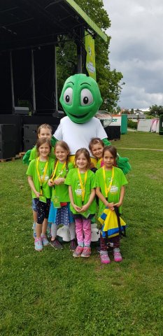 Lumi und einige Mädchen