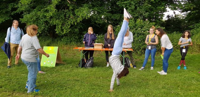 Mitmachangebot_06 Handstand TÜV